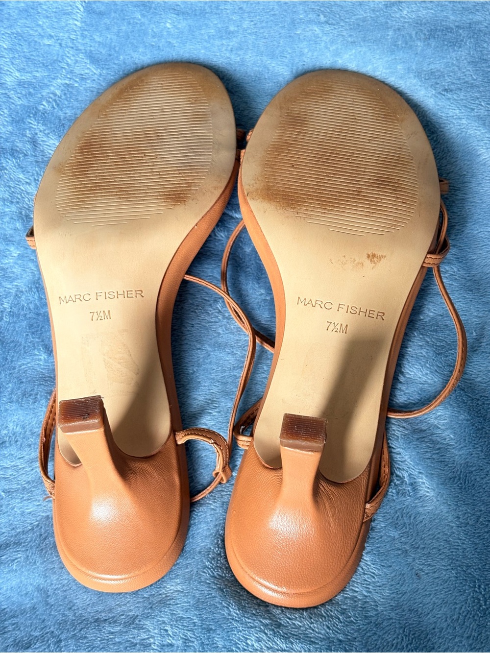 Marc Fisher Tan Strappy Kitten Heel Sandals Size 7.5M - Picture 3 of 4